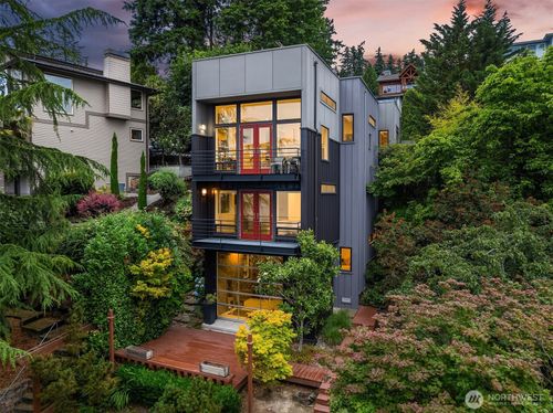8927 Ne 118th Pl, Kirkland, WA, 98034-6121 | Card Image