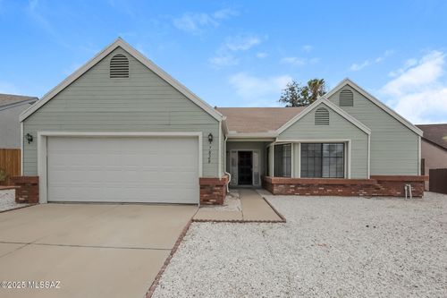 7828 N Roundstone Drive, Tucson, AZ, 85741 | Card Image