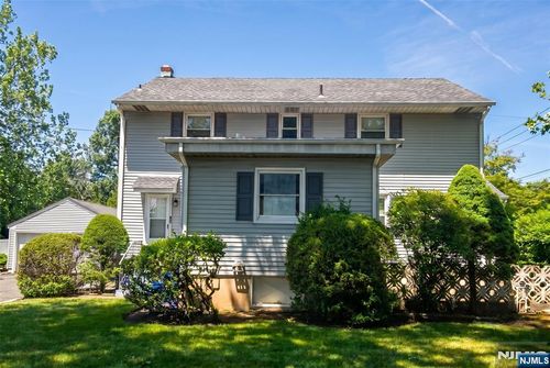113 Grove Street, Tenafly, NJ, 07670 | Card Image