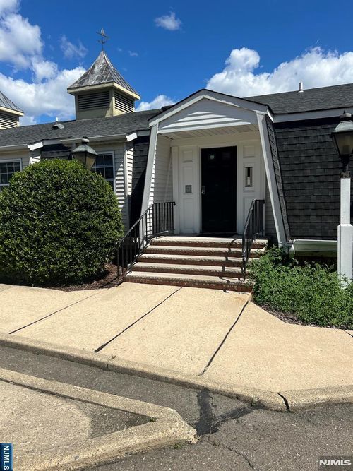 662 Goffle Rd, Hawthorne, NJ, 07506-3420 | Card Image