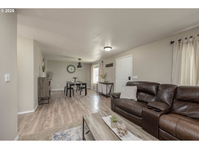 307 E Wilson St, House other with 3 bedrooms, 3 bathrooms and 3 parking in Yacolt WA | Image 10