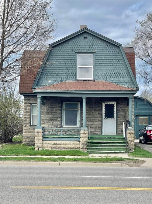 1106 W Main St, Owosso, MI, 48867-2521 | Card Image