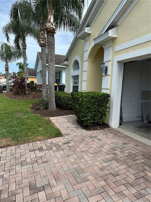 224 Vine Dr, DAVENPORT, FL, 33837-2626 | Card Image