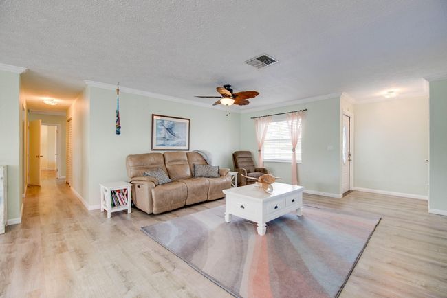 Living Room | Image 7