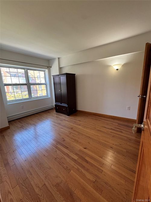 apt-3e-35 Leavitt St, Flushing, NY, 11354-2990 | Card Image