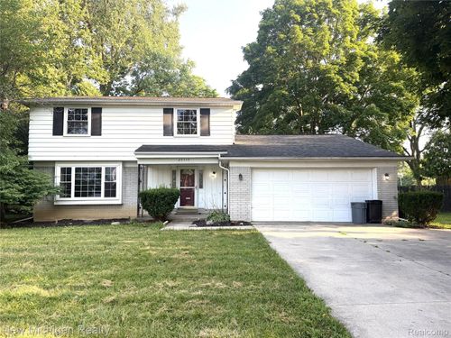 29339 Geraldine Ct, Farmington Hills, MI, 48336-2103 | Card Image