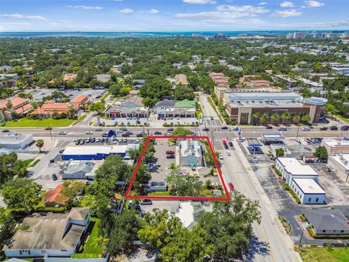 3712 W Azeele St, TAMPA, FL, 33609-2808 | Card Image