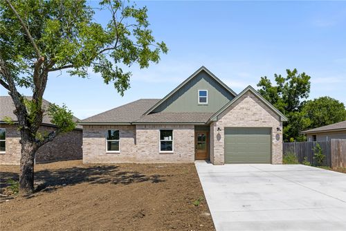 100 Arthur St, Mcgregor, TX, 76657-1738 | Card Image