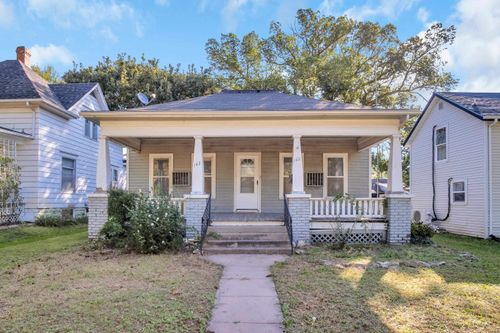142 N Cedar St, Marion, KS, 66861-1302 | Card Image