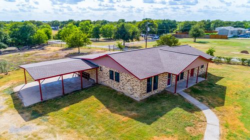 233 The Ranch Rd, Del Valle, TX, 78617-5654 | Card Image