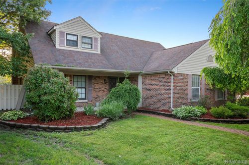 20614 Maplewood Ct, Riverview, MI, 48193-7942 | Card Image