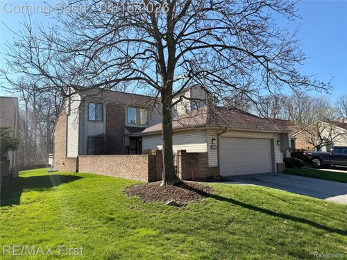 29349 W Chanticleer Dr, Southfield, MI, 48034-1484 | Card Image