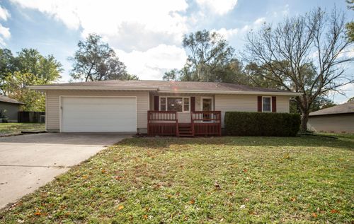 110 W Maple St, Nixa, MO, 65714-8740 | Card Image