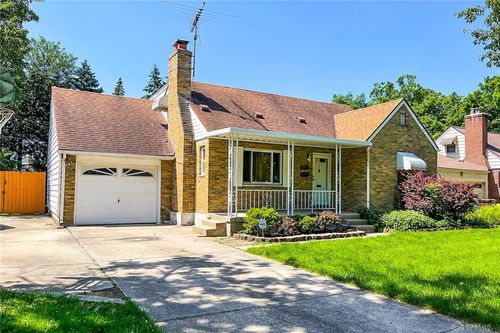 512 Carrlands Dr, Kettering, OH, 45429-3302 | Card Image