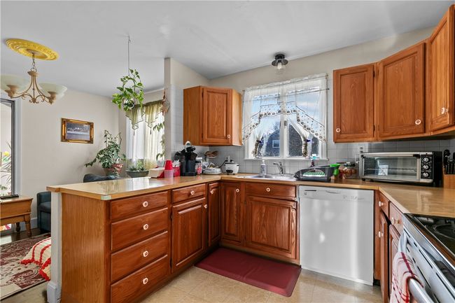 9 Continental Dr, House other with 3 bedrooms, 3 bathrooms and 3 parking in Middletown RI | Image 16