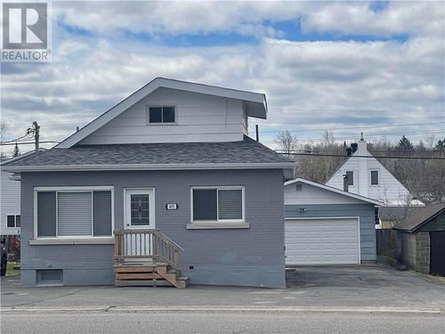 405 Granite St, Sudbury, ON, P3C2N8 | Card Image