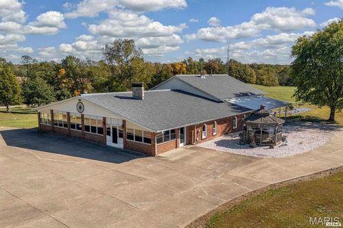 6694 Shamrock Rd, Tamaroa, IL, 62888-2149 | Card Image