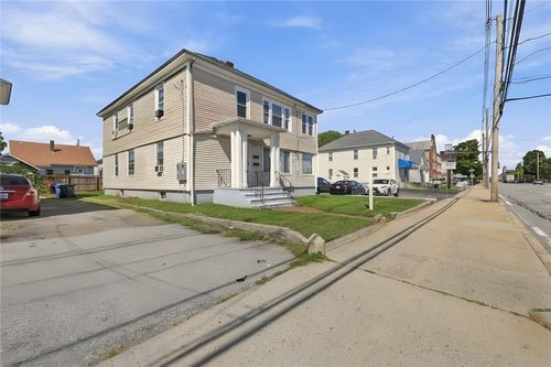 904 Newport Ave, Pawtucket, RI, 02861-2642 | Card Image
