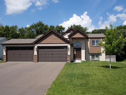 1049 Bellaire Blvd Nw, Isanti, MN, 55040-7520 | Card Image