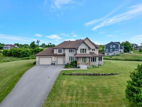 117 Dewmont St, Ashton, ON, K0A1B0 | Card Image