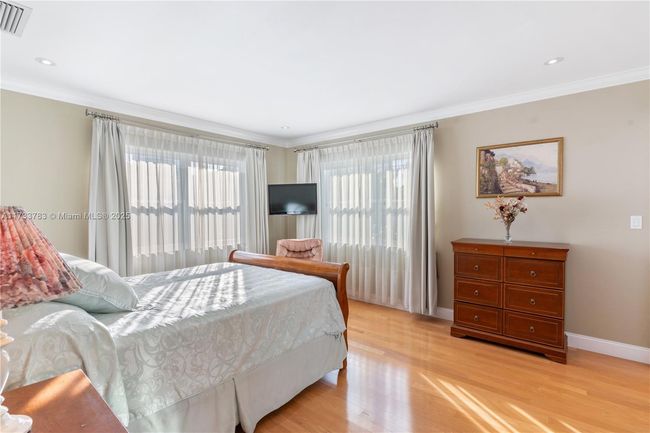 300 187 Th St, House other with 3 bedrooms, 2 bathrooms and null parking in Sunny Isles Beach FL | Image 19