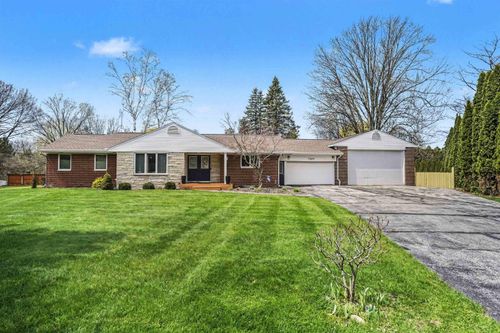 7680 Hillshire Ct, Saginaw, MI, 48609-4217 | Card Image