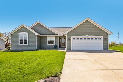 347 Homestead Dr, Twin Lakes, WI, 53181-9810 | Card Image