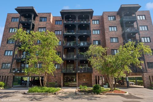 unit-204-9331 Landings Ln, Des Plaines, IL, 60016-5240 | Card Image