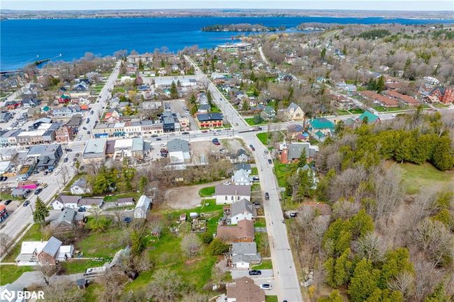 28 Bond St E, House other with 3 bedrooms, 2 bathrooms and 2 parking in Fenelon Falls ON | Image 39