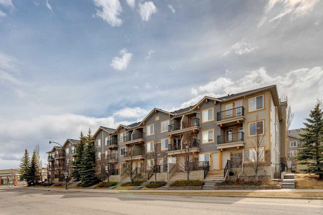 1 - 21 Mckenzie Towne Gate Se, Home with 2 bedrooms, 1 bathrooms and 1 parking in Calgary AB | Image 1