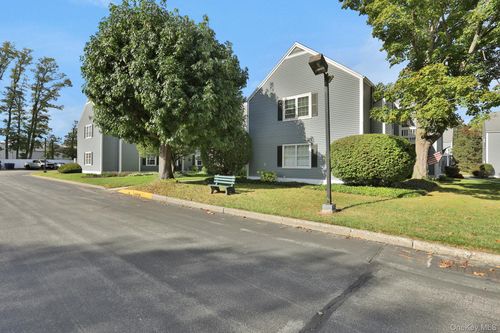 unit-e-302 Commons Way, Fishkill, NY, 12524-1774 | Card Image