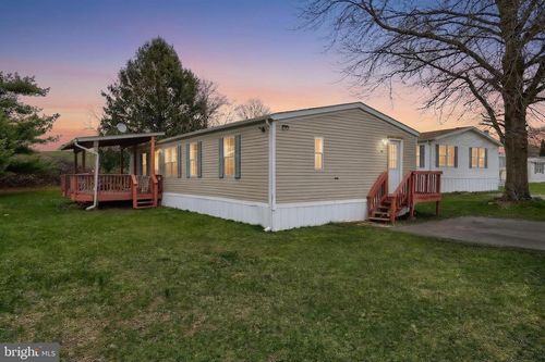 145 Chesapeake Est, THOMASVILLE, PA, 17364-9660 | Card Image