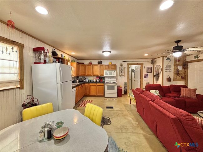 604 N 14 Th St, House other with 3 bedrooms, 3 bathrooms and null parking in Port O Connor TX | Image 14