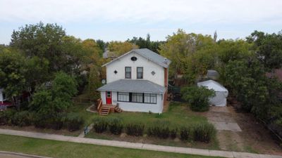 210 4 Ave E, House detached with 4 bedrooms, 1 bathrooms and 4 parking in Hanna AB | Image 2