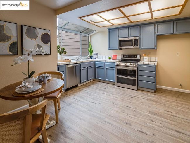 9 Pelican Ct, Townhouse with 4 bedrooms, 3 bathrooms and 2 parking in Pittsburg CA | Image 8