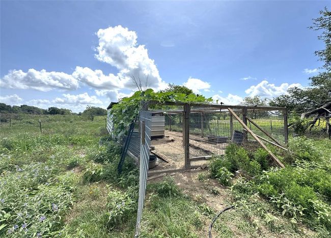 1435 Shaws Bend Rd, Home with 3 bedrooms, 2 bathrooms and null parking in Columbus TX | Image 19