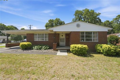 333 Moser St, Graham, NC, 27253-2417 | Card Image