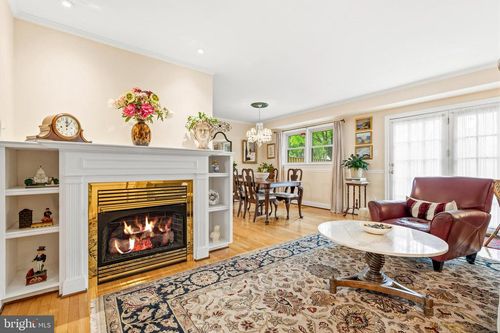 5044 Cliffhaven Dr, ANNANDALE, VA, 22003-4345 | Card Image