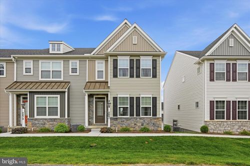 2481 Artesian Way, LANCASTER, PA, 17601-2239 | Card Image