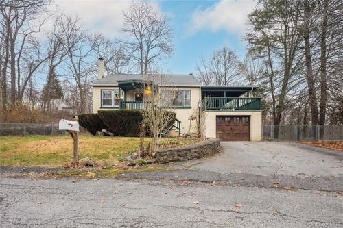 7 Venice Rd, Patterson, NY, 12563-8957 | Card Image