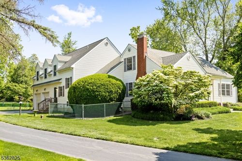 25 Orchard Ave, Pennington, NJ, 08534-5211 | Card Image
