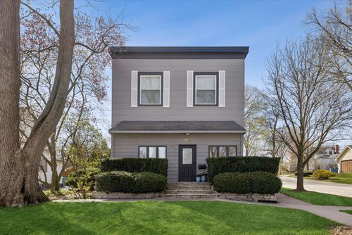 102 S Quincy St, Hinsdale, IL, 60521-3013 | Card Image