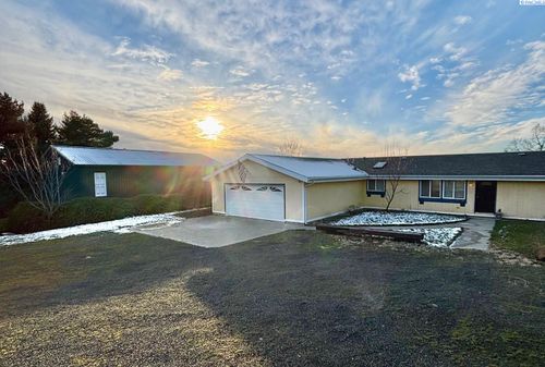 814 S Summit Ave, Rosalia, WA, 99170 | Card Image