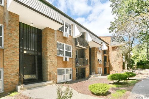 h-152 Kearsing Pkwy, Monsey, NY, 10952-2232 | Card Image