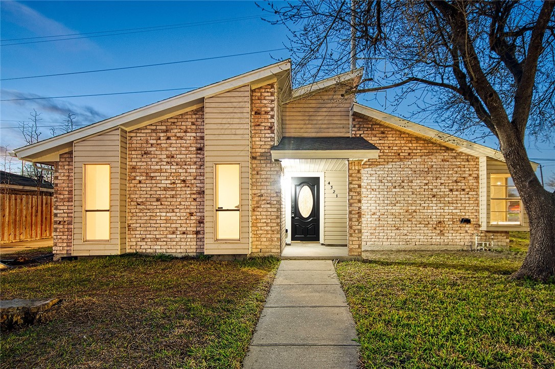 Mountain View Dr, Corpus Christi, TX 78410