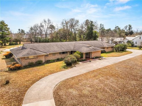 511 S Washington St, Marksville, LA, 71351-2948 | Card Image