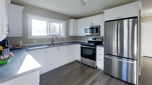 5309 Valley Rd, Robb, AB, T0E1X0 | Card Image