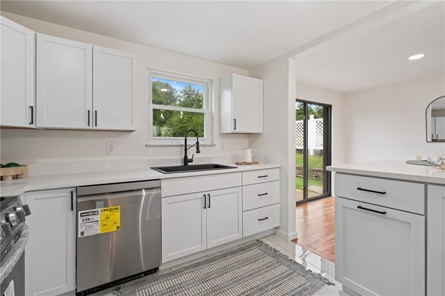 213 Thistle Dr, House other with 3 bedrooms, 2 bathrooms and null parking in West Mifflin PA | Image 7
