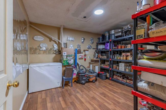 126 3 St, House other with 5 bedrooms, 2 bathrooms and 4 parking in Stirling AB | Image 22