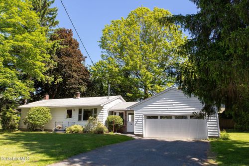 8 Stillwell St, Great Barrington, MA, 01230-1278 | Card Image
